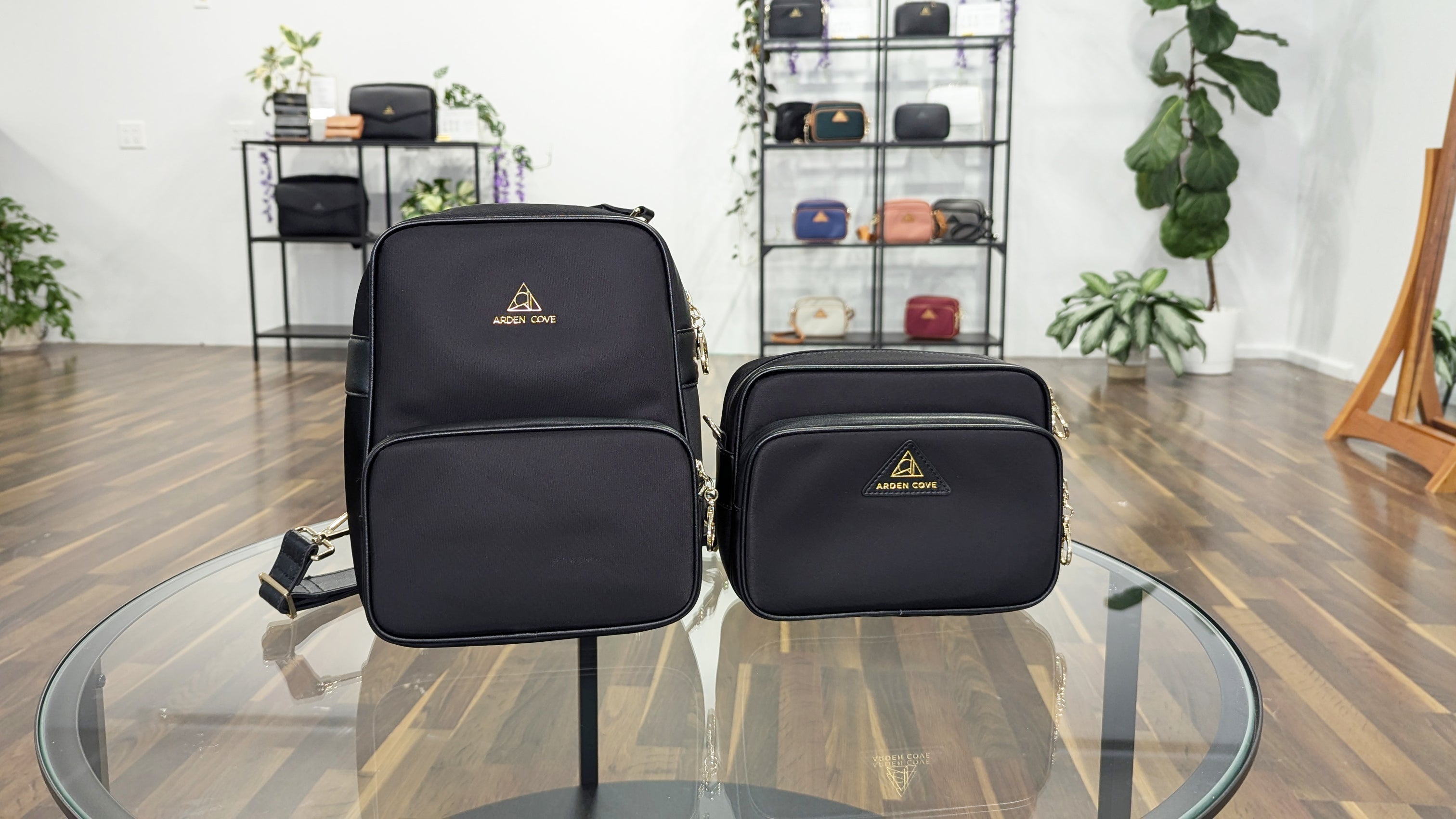 Crissy Full Crossbody vs Carmel Backpack: Comparison Guide display picture 1